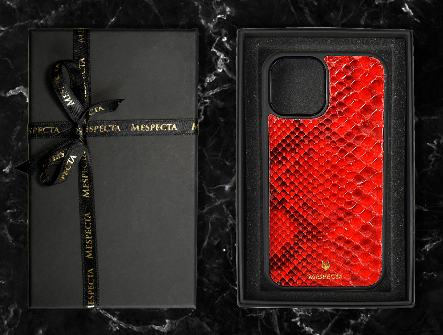 Custodia Personalizzabile iPhone 14 / 13 / 12 / 11 / XR in vero Pitone Rosso - MESPECTA Italia