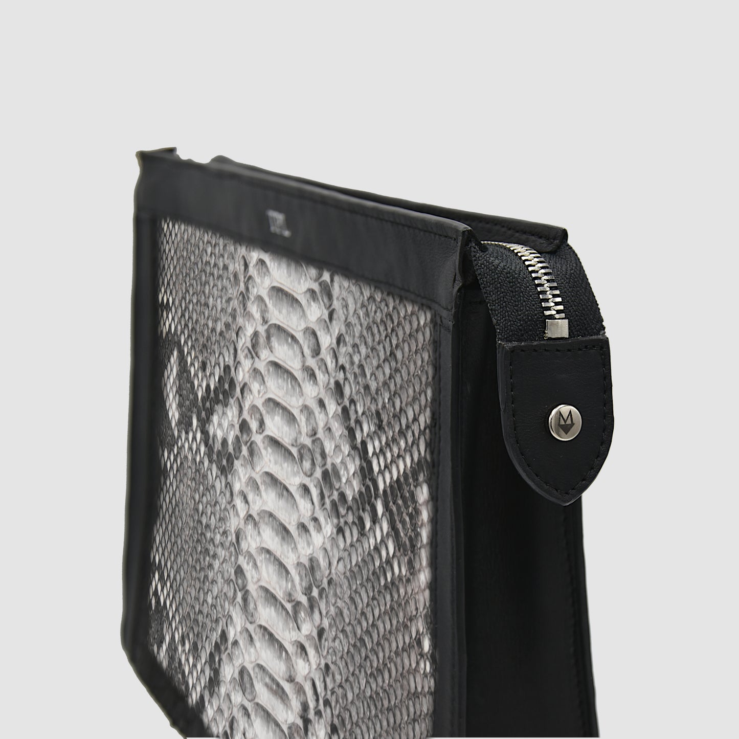 Pochette Borsa a mano Tablet Uomo in vero Pitone Personalizzabile Bianco e Nero - MESPECTA Italia