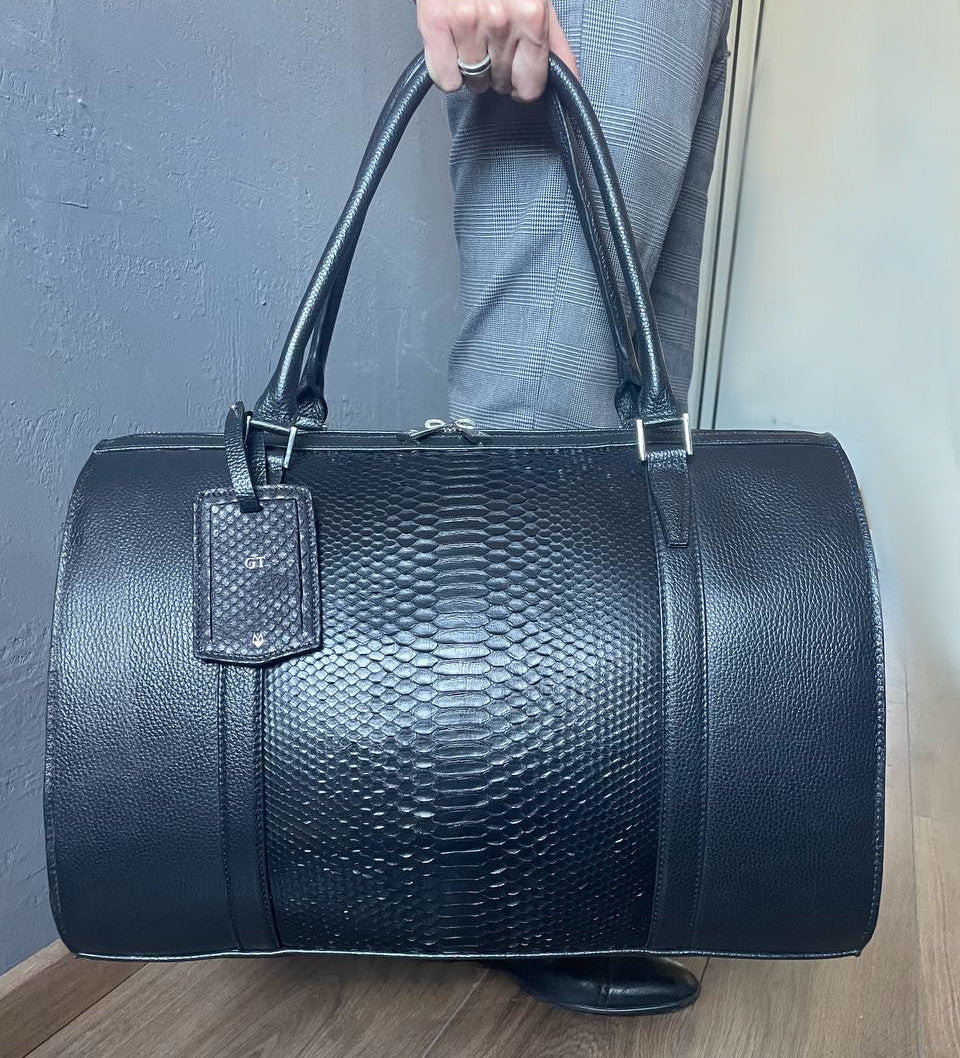 Borsone Uomo da Viaggio interamente in vera pelle di Pitone Nero