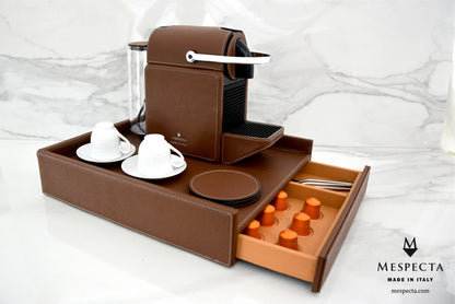 Postazione caffè Macchina Pixie Nespresso e Mobile su misura rivestito