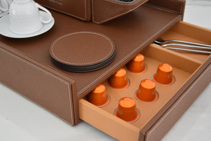 Postazione caffè Macchina Pixie Nespresso e Mobile su misura rivestito