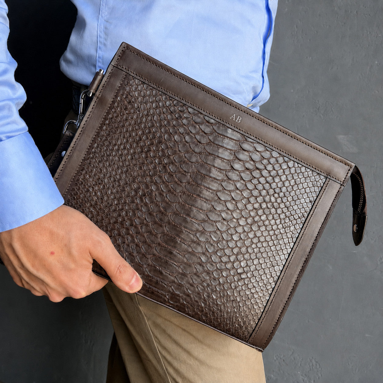 Pochette clutch borsello Uomo in vera pelle di Pitone - Personalizzabile con iniziali