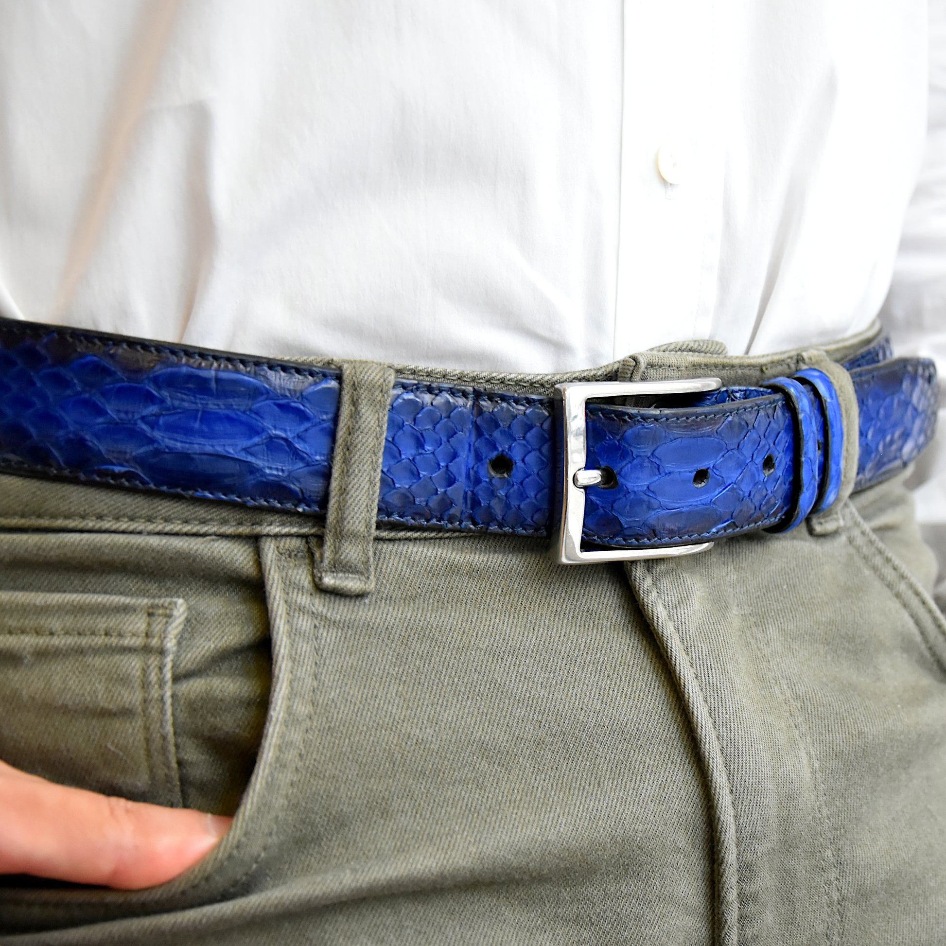 Cintura Uomo in pelle di Pitone Blu colorato a mano Personalizzabile - MESPECTA Italia